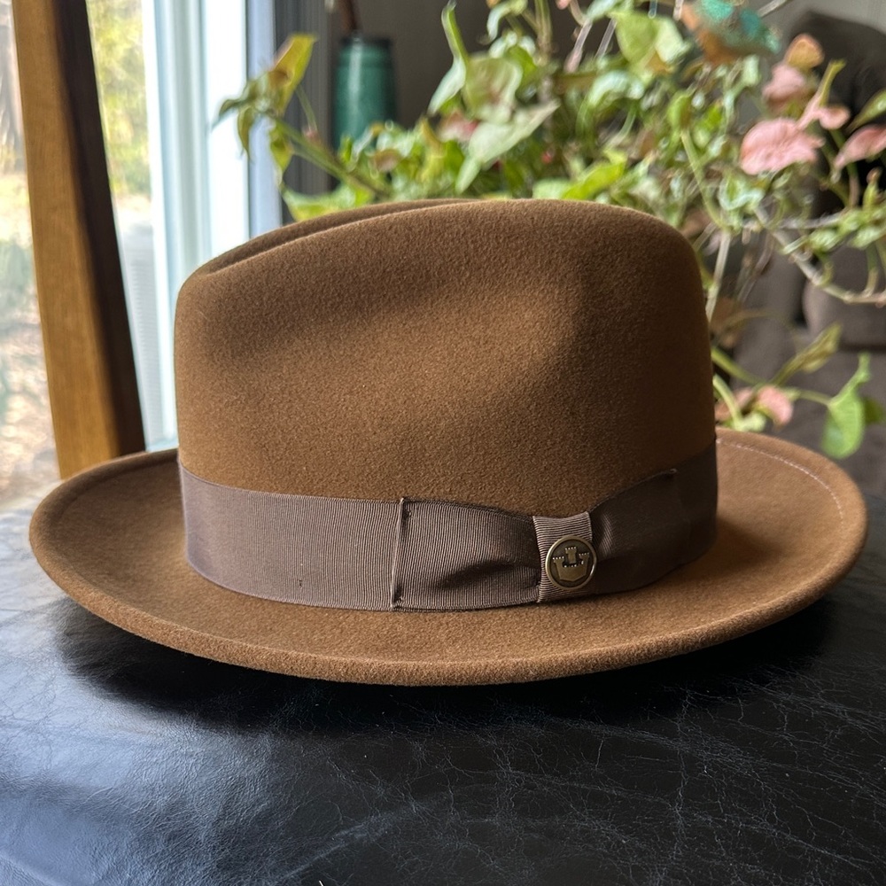 NWOT Goorin Bros Dean the Butcher Brown Tan Fedora Hat with Ribbon sz M